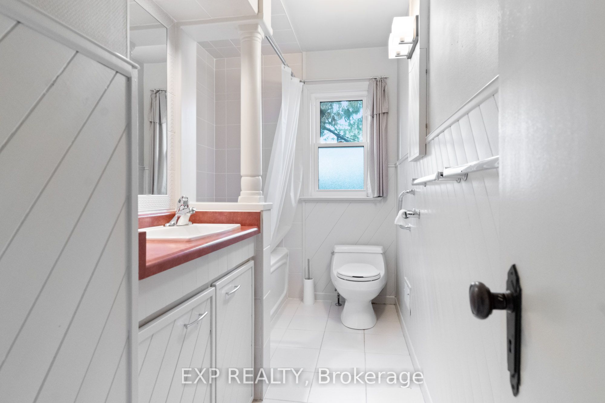2052 York Road Property Photo 12