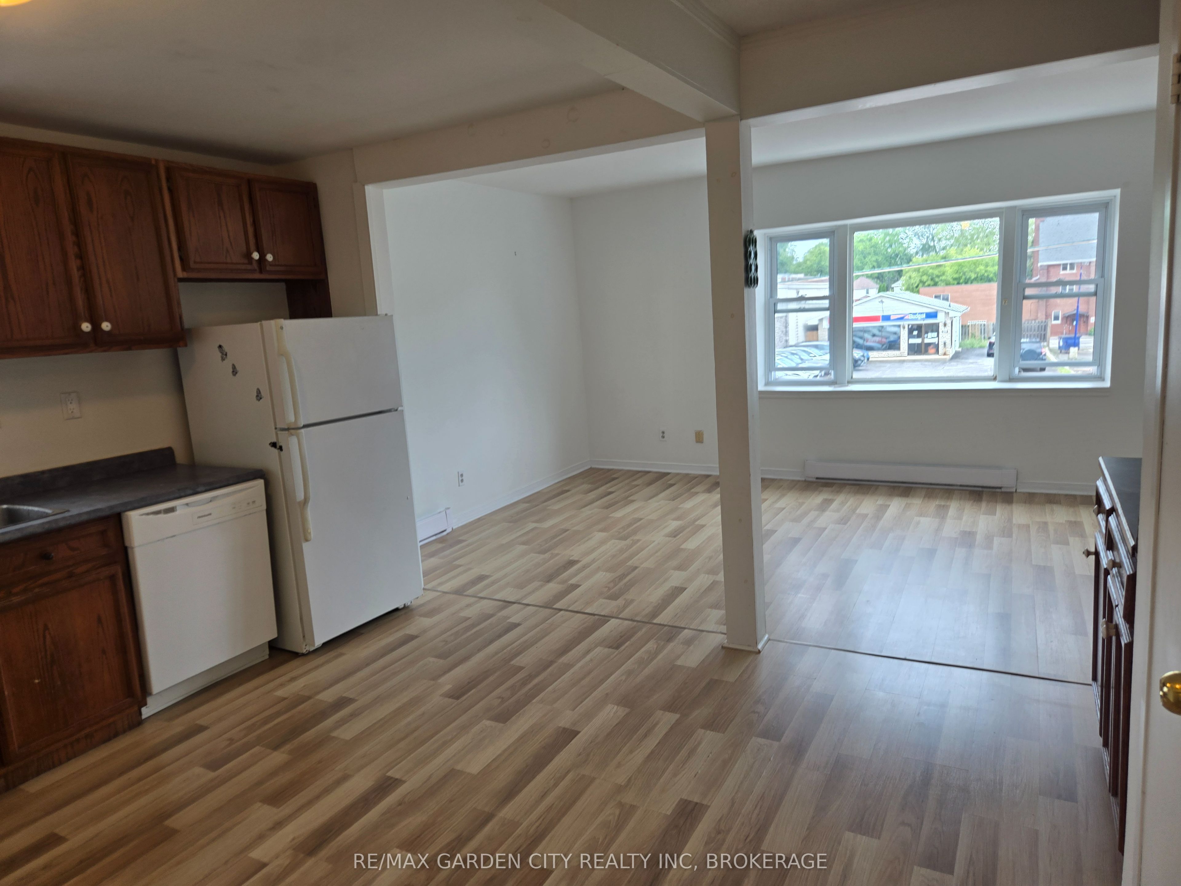5126 Victoria Avenue 6 Property Photo 4
