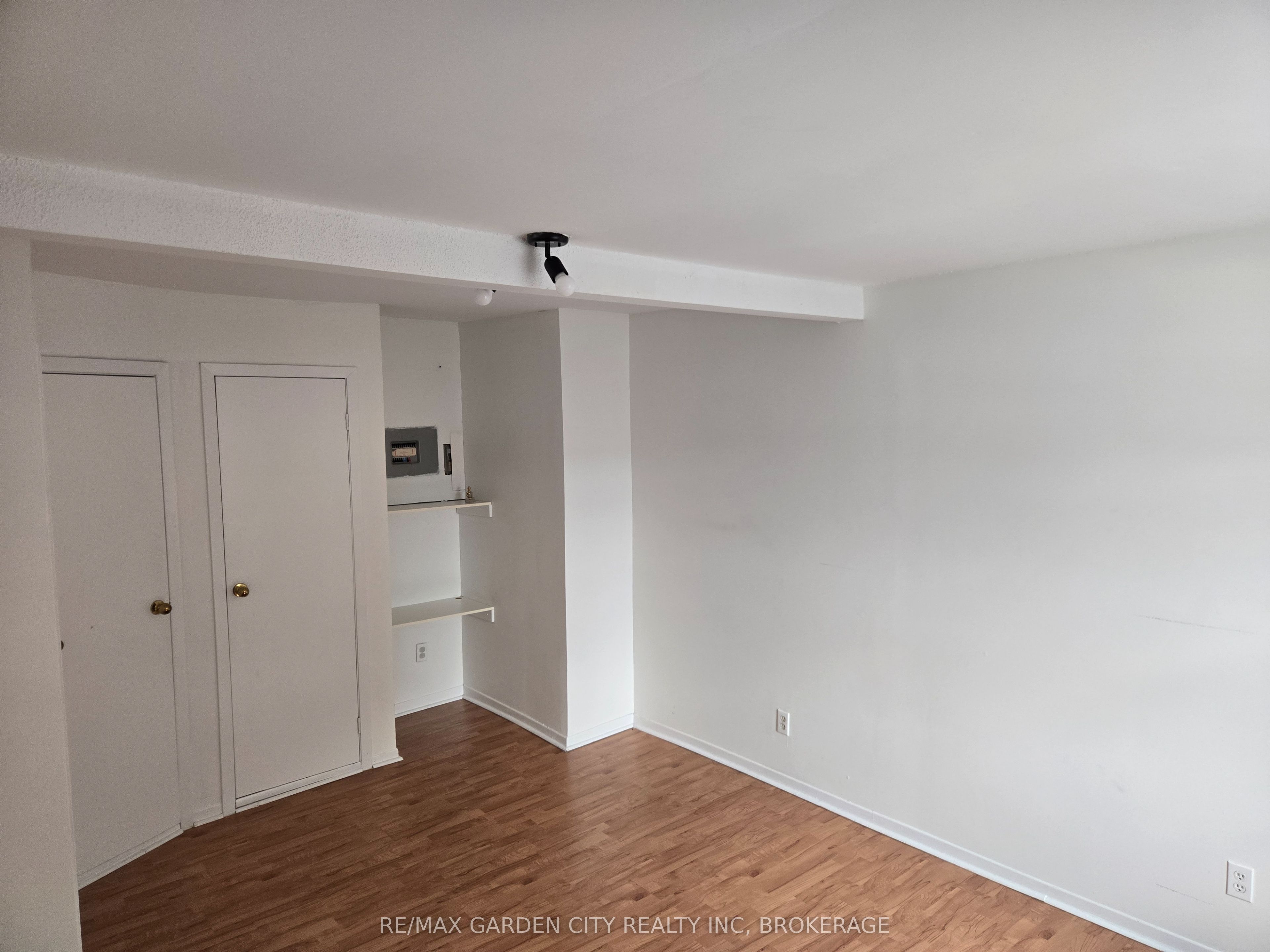 5126 Victoria Avenue 6 Property Photo 11
