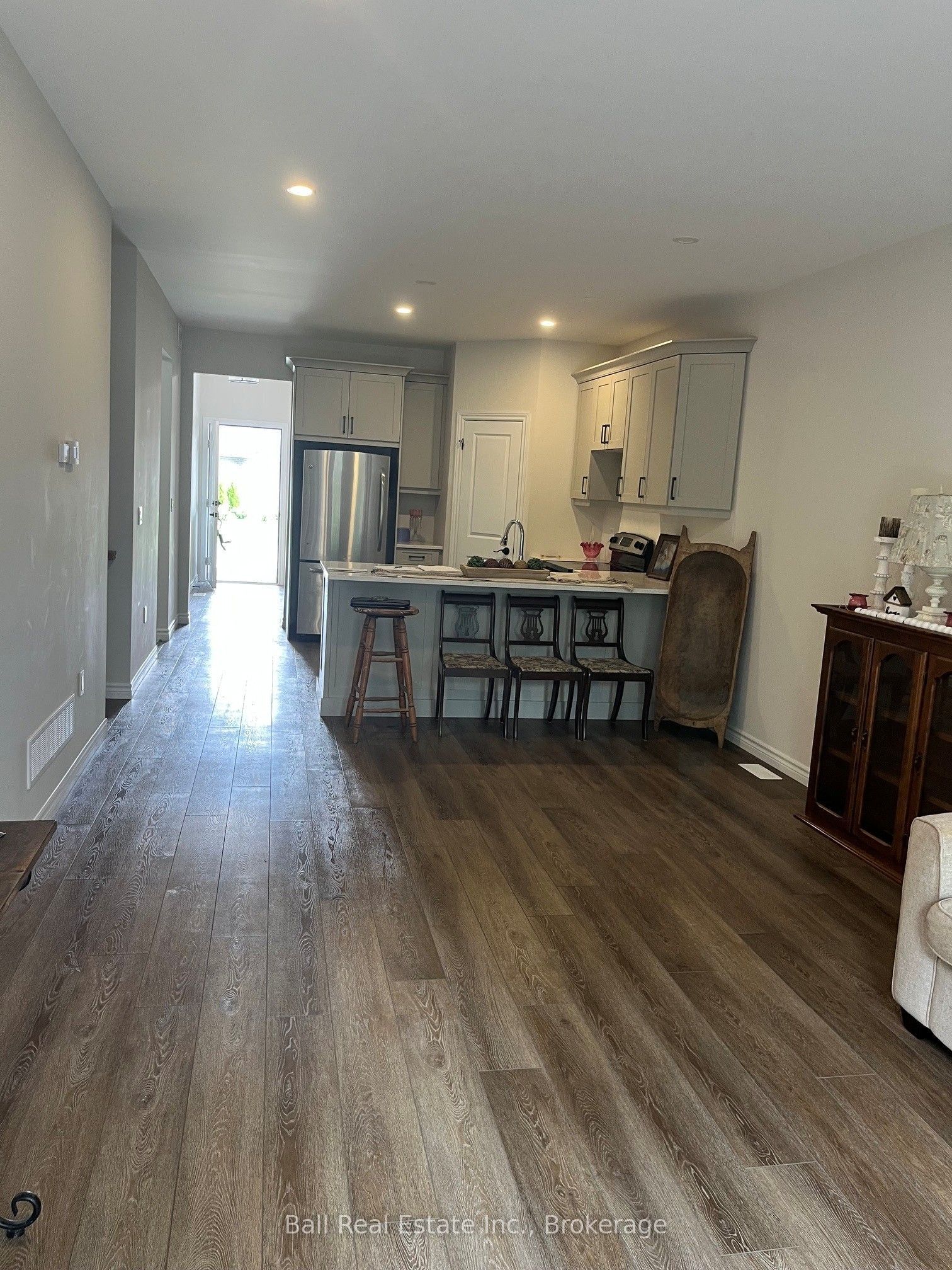 13 Carrick Street S Property Photo 6