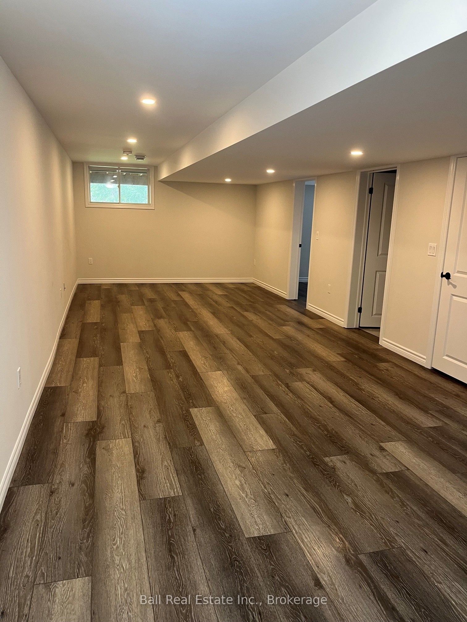 13 Carrick Street S Property Photo 19