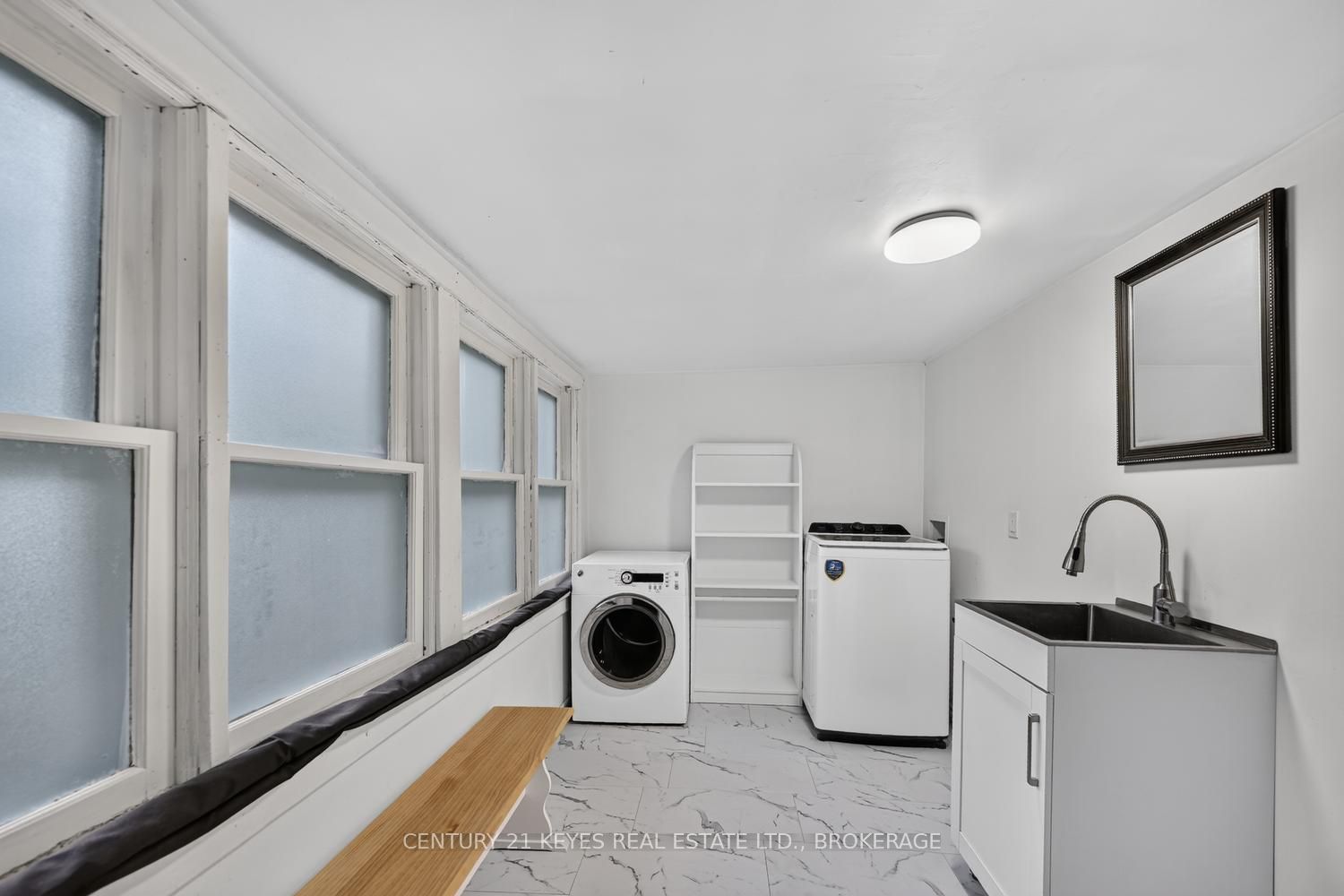 39 Amy Street Property Photo 10