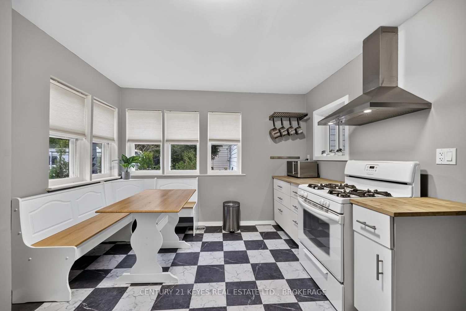 39 Amy Street Property Photo 12