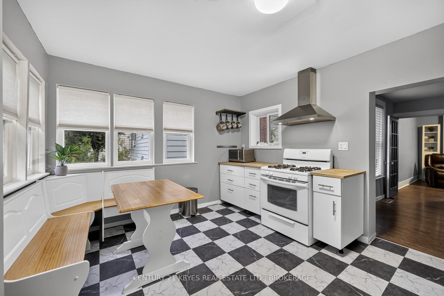 39 Amy Street Property Photo 13
