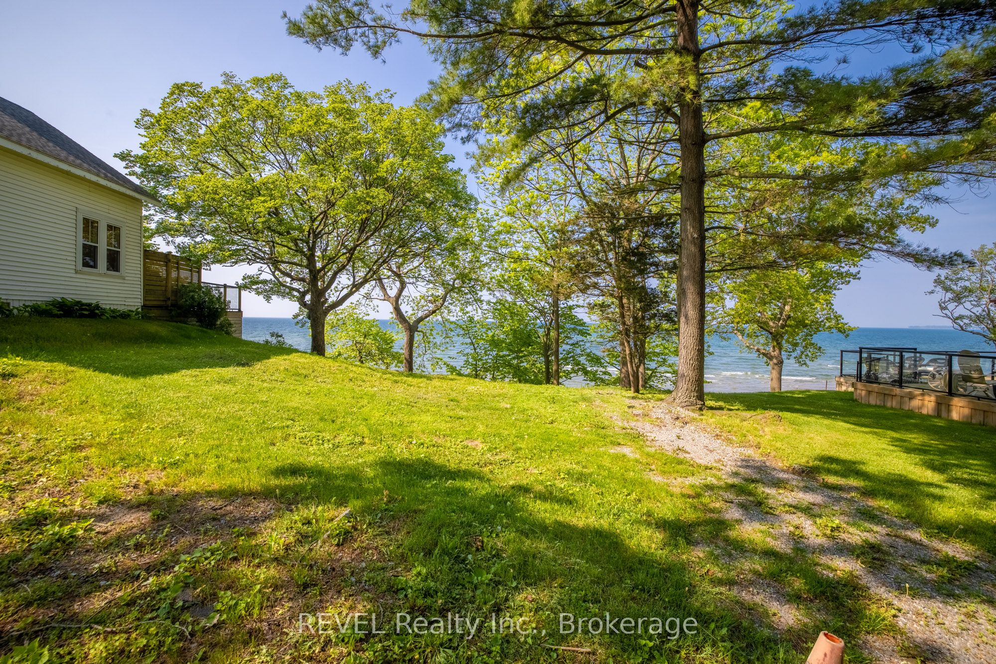12113 Augustine Road Property Photo 2