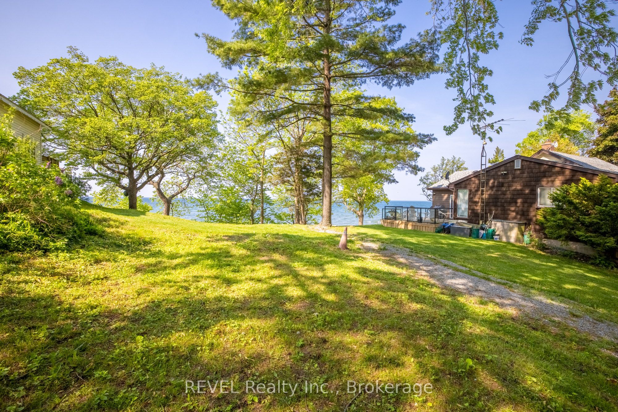 12113 Augustine Road Property Photo 3