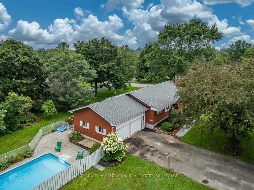 28 Southcrest Drive Property Photo 2