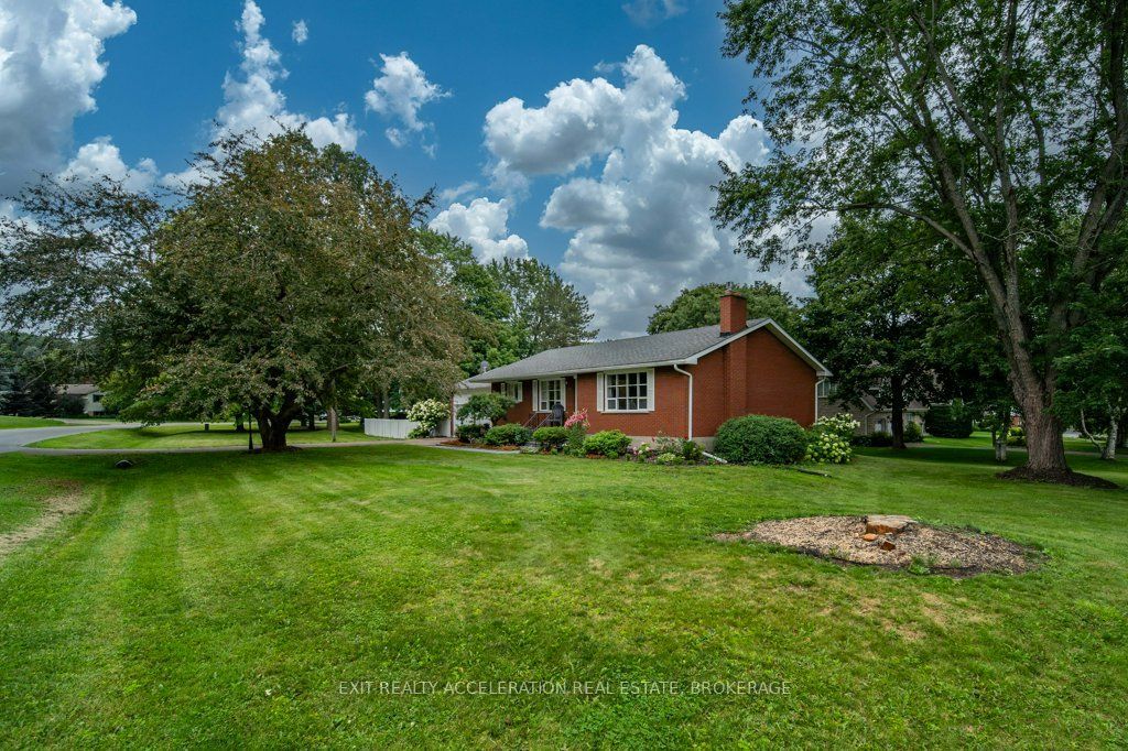 28 Southcrest Drive Property Photo 5