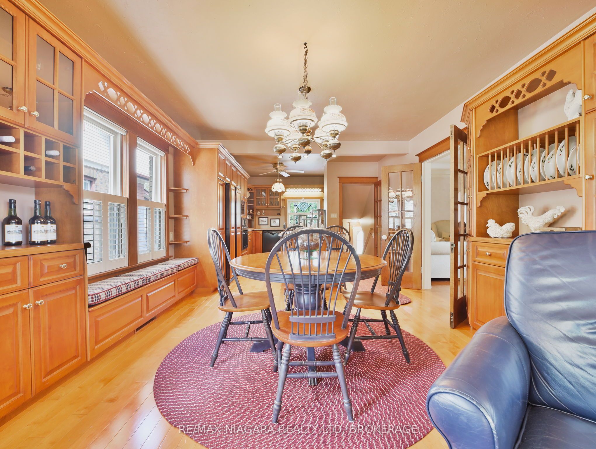 5079 Armoury Street Property Photo 13