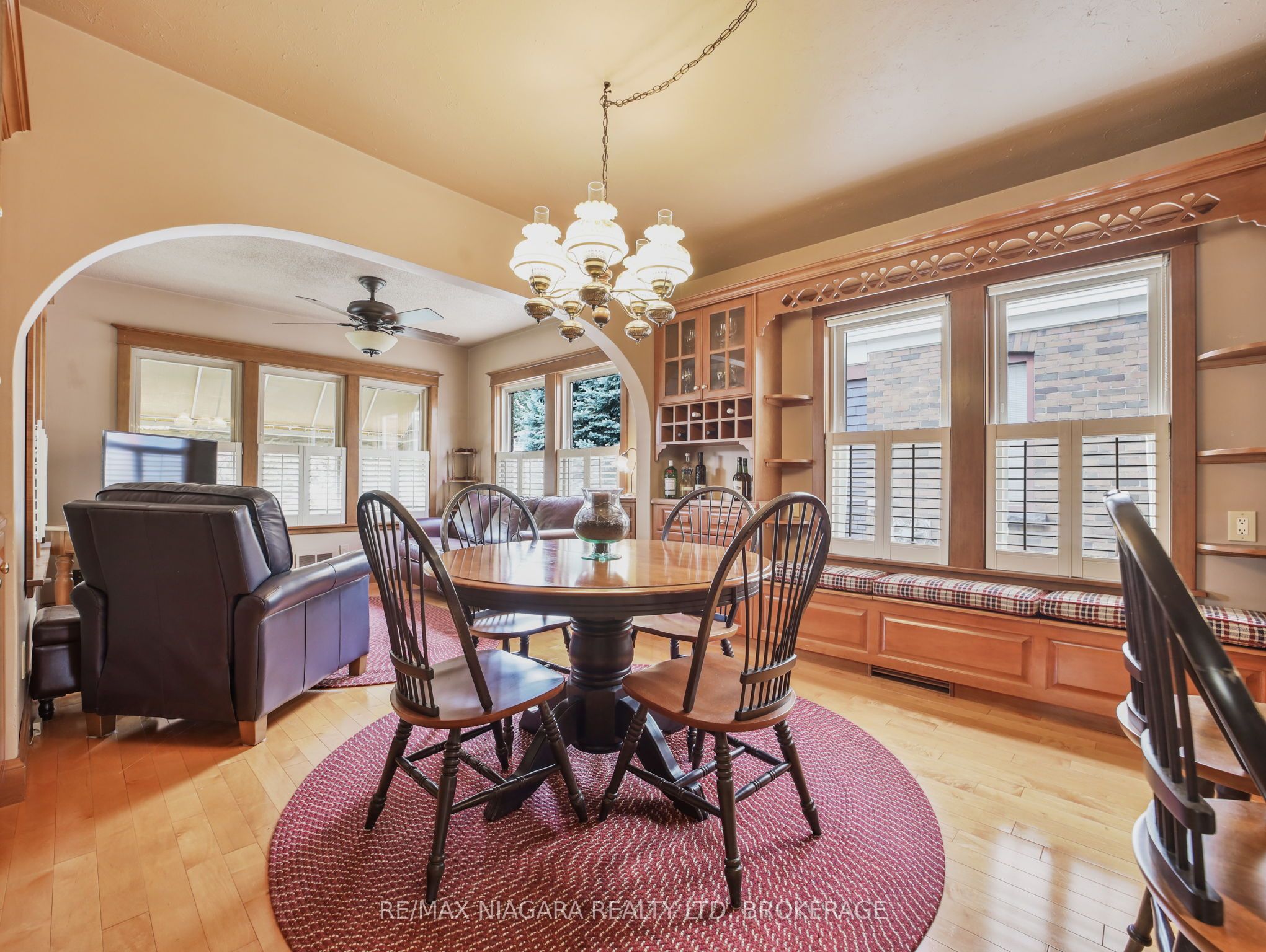 5079 Armoury Street Property Photo 14