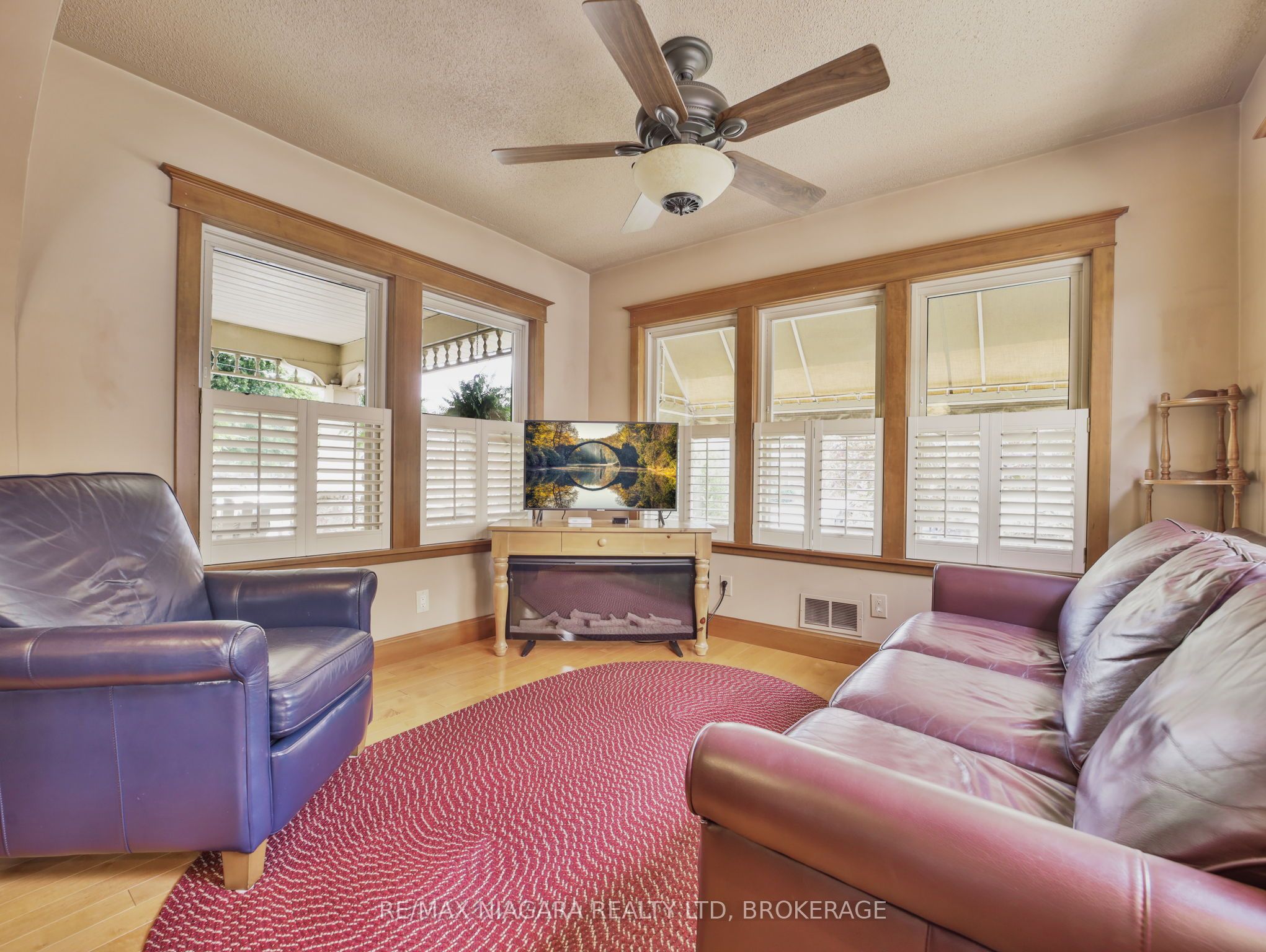 5079 Armoury Street Property Photo 15