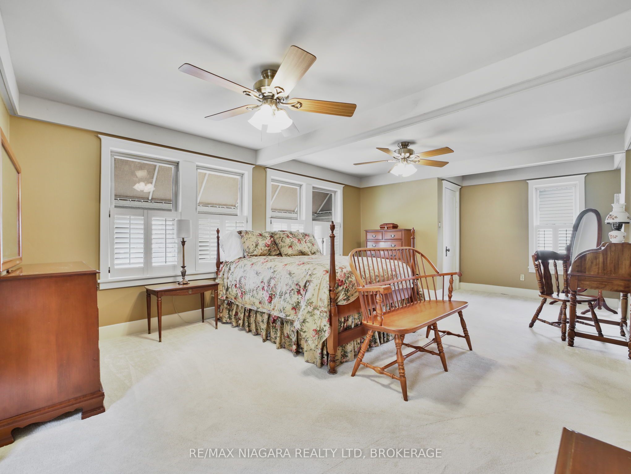 5079 Armoury Street Property Photo 21