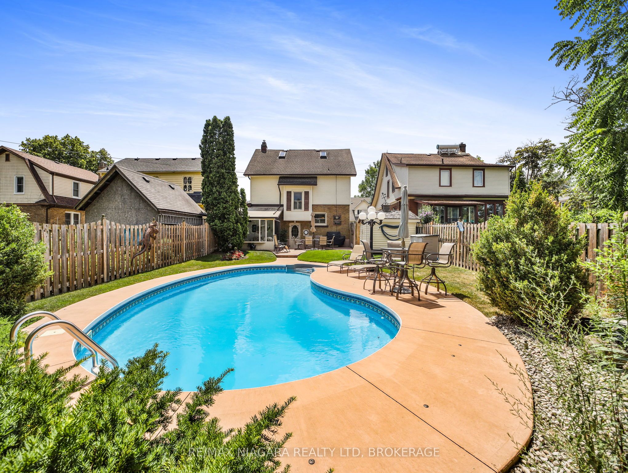5079 Armoury Street Property Photo 34