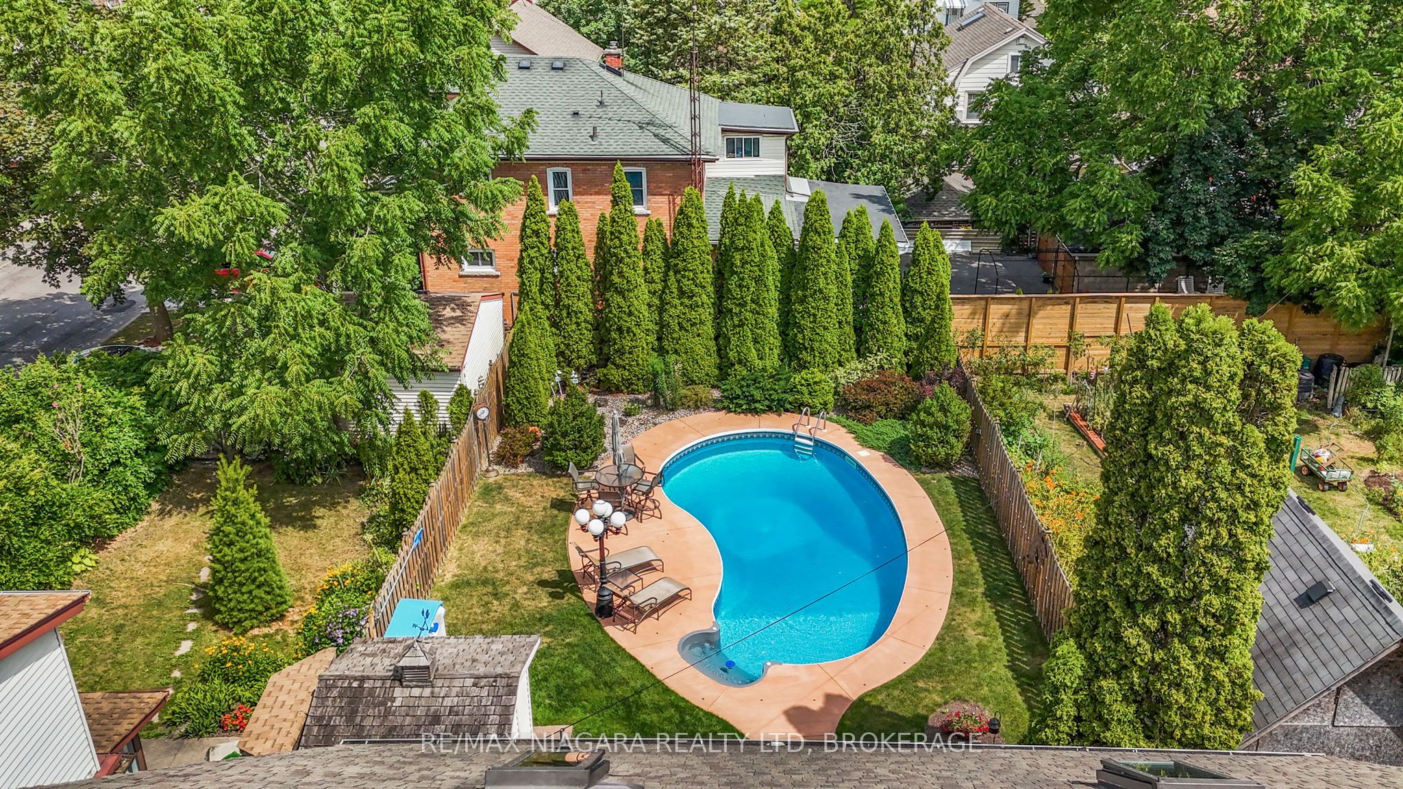 5079 Armoury Street Property Photo 38