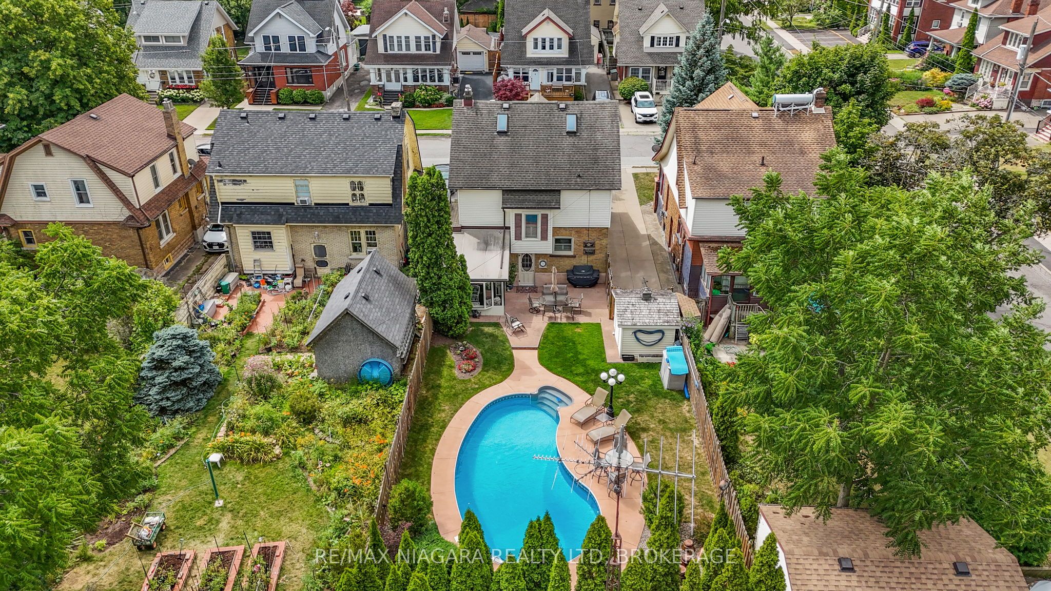 5079 Armoury Street Property Photo 39