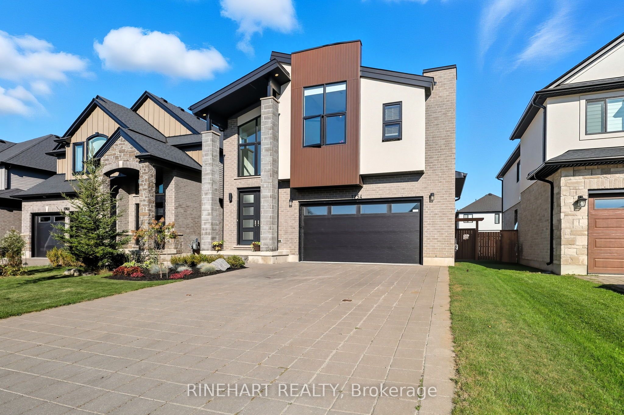 1754 Brayford Avenue Property Photo 1