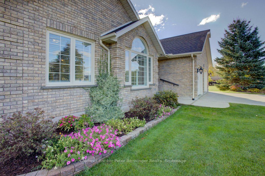 79 George Street S Property Photo 2
