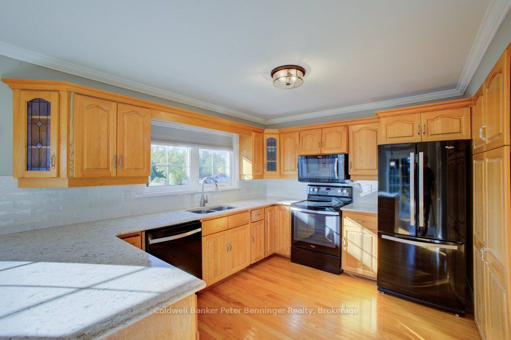 79 George Street S Property Photo 11