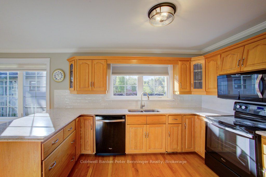 79 George Street S Property Photo 12