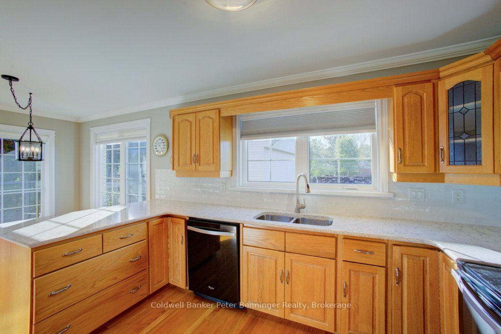 79 George Street S Property Photo 13