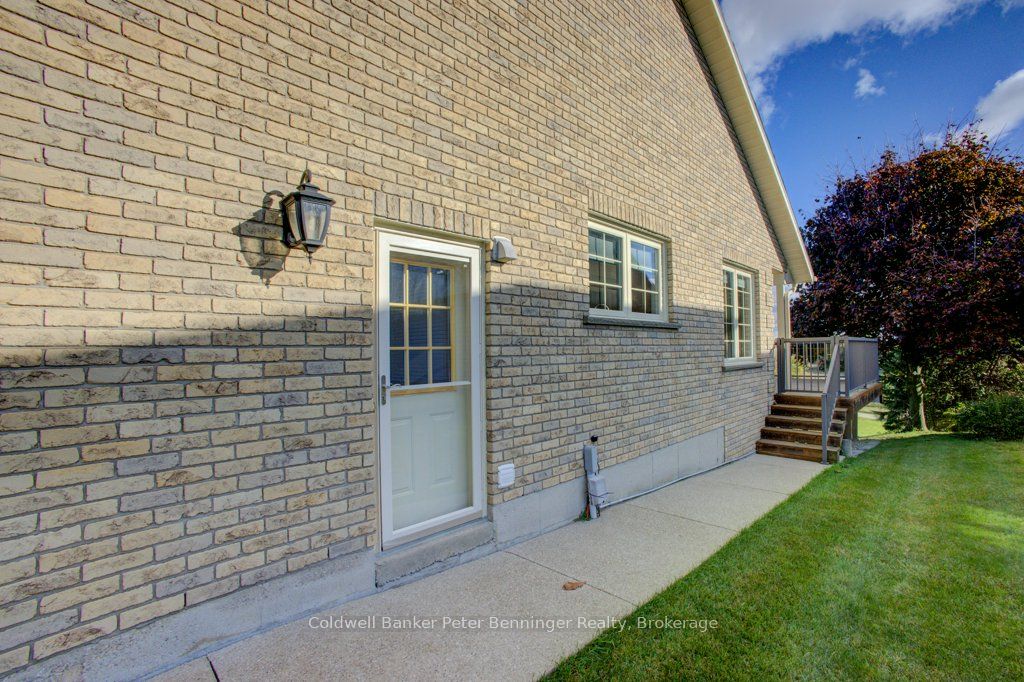 79 George Street S Property Photo 31