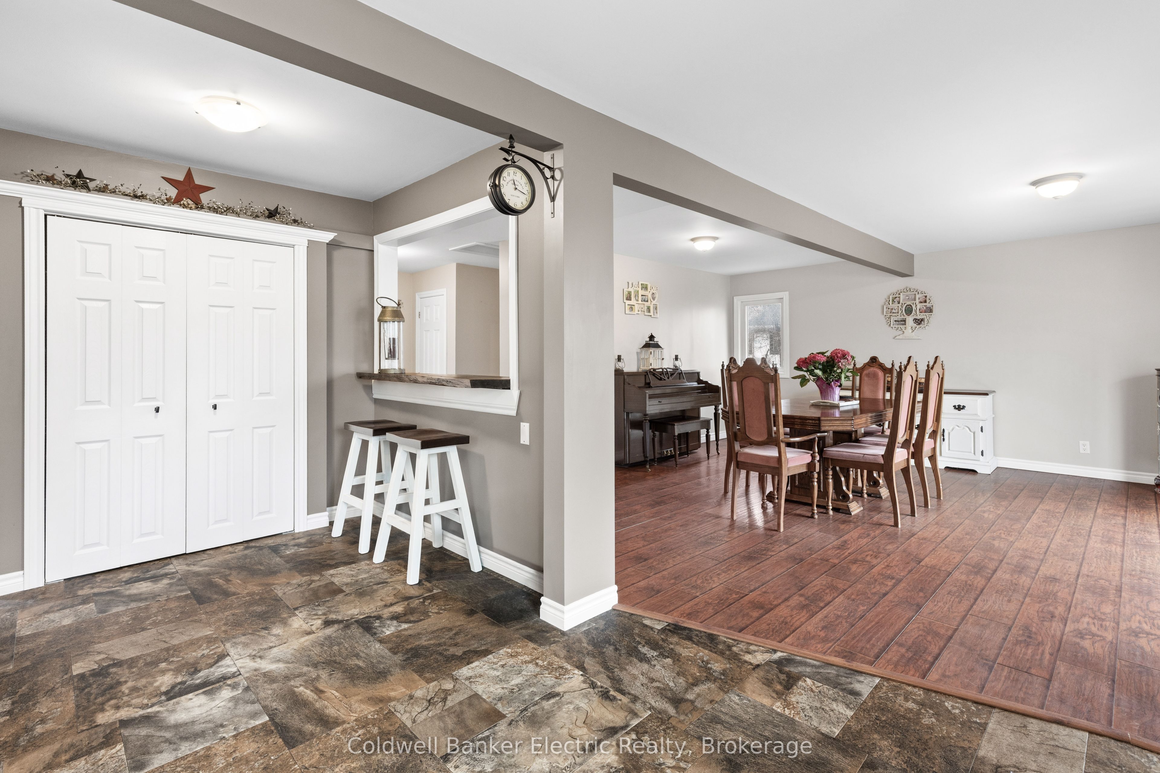30 Woods Avenue Property Photo 6