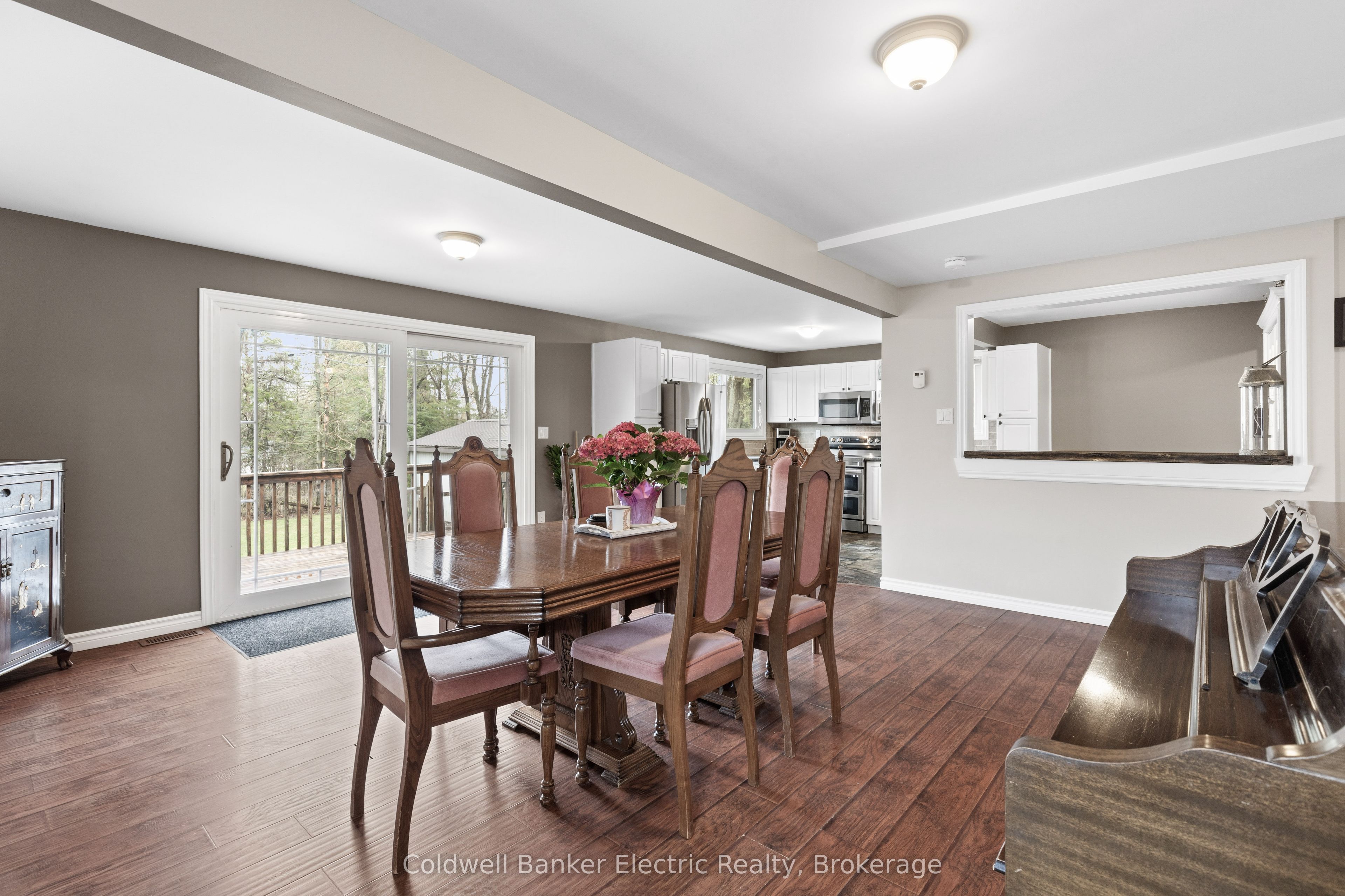 30 Woods Avenue Property Photo 10