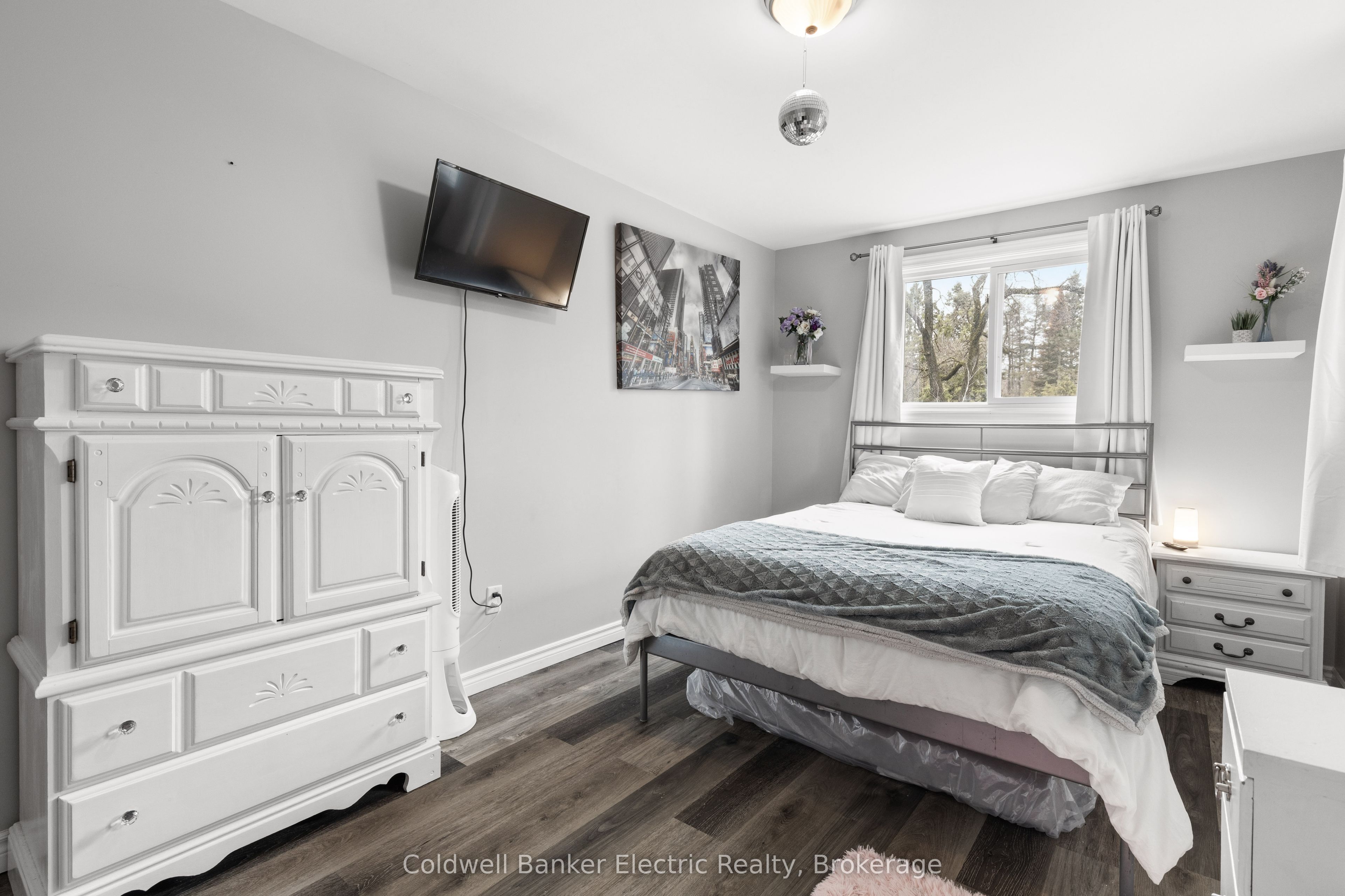 30 Woods Avenue Property Photo 13