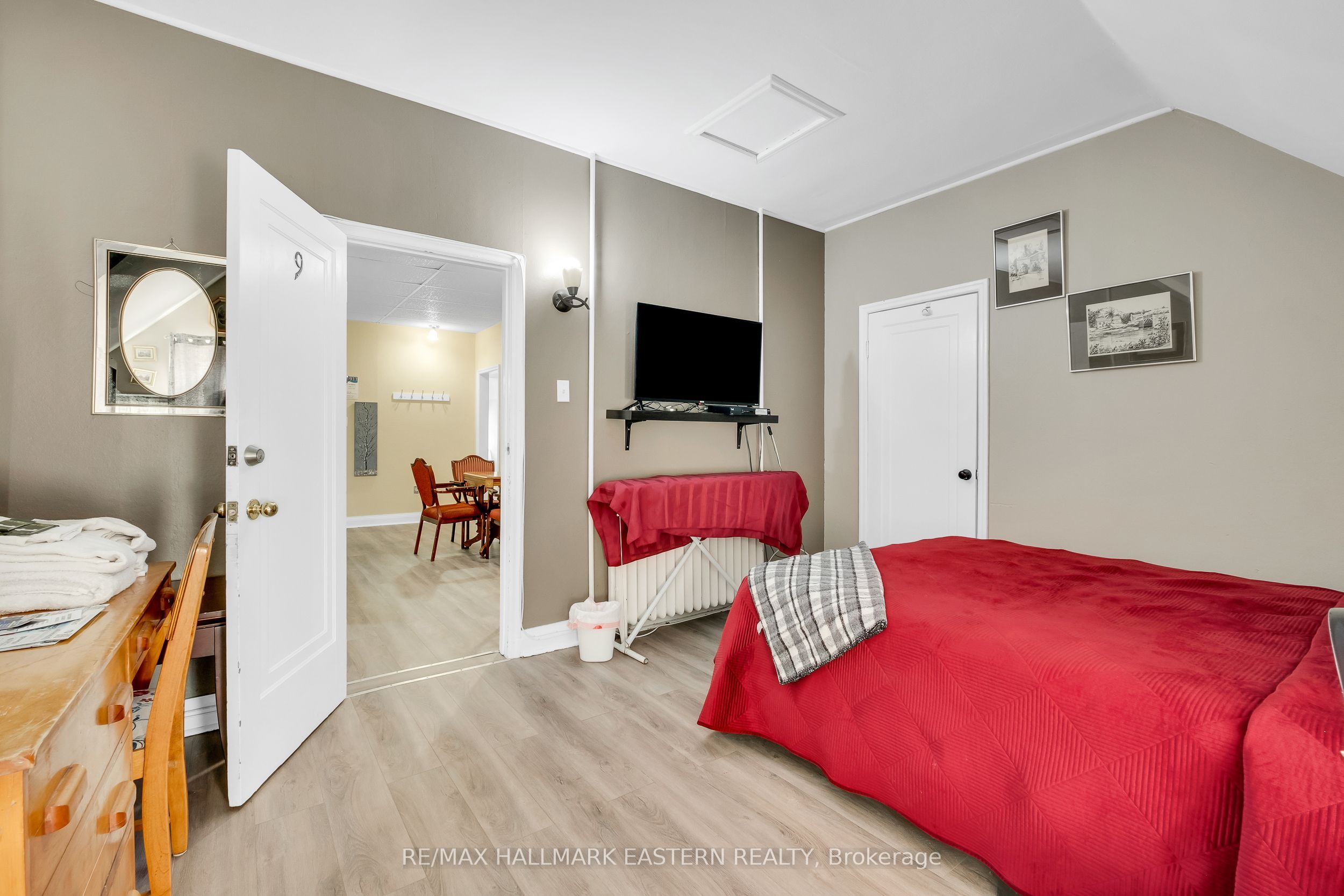 29 Bursthall Street Property Photo 33