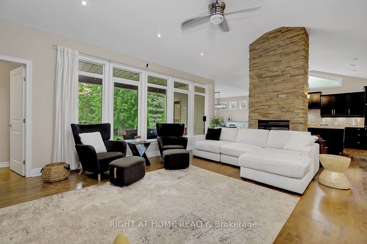 514 Landswood Way Property Photo 6