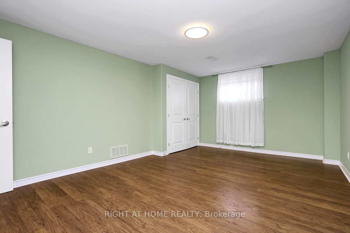 514 Landswood Way Property Photo 33