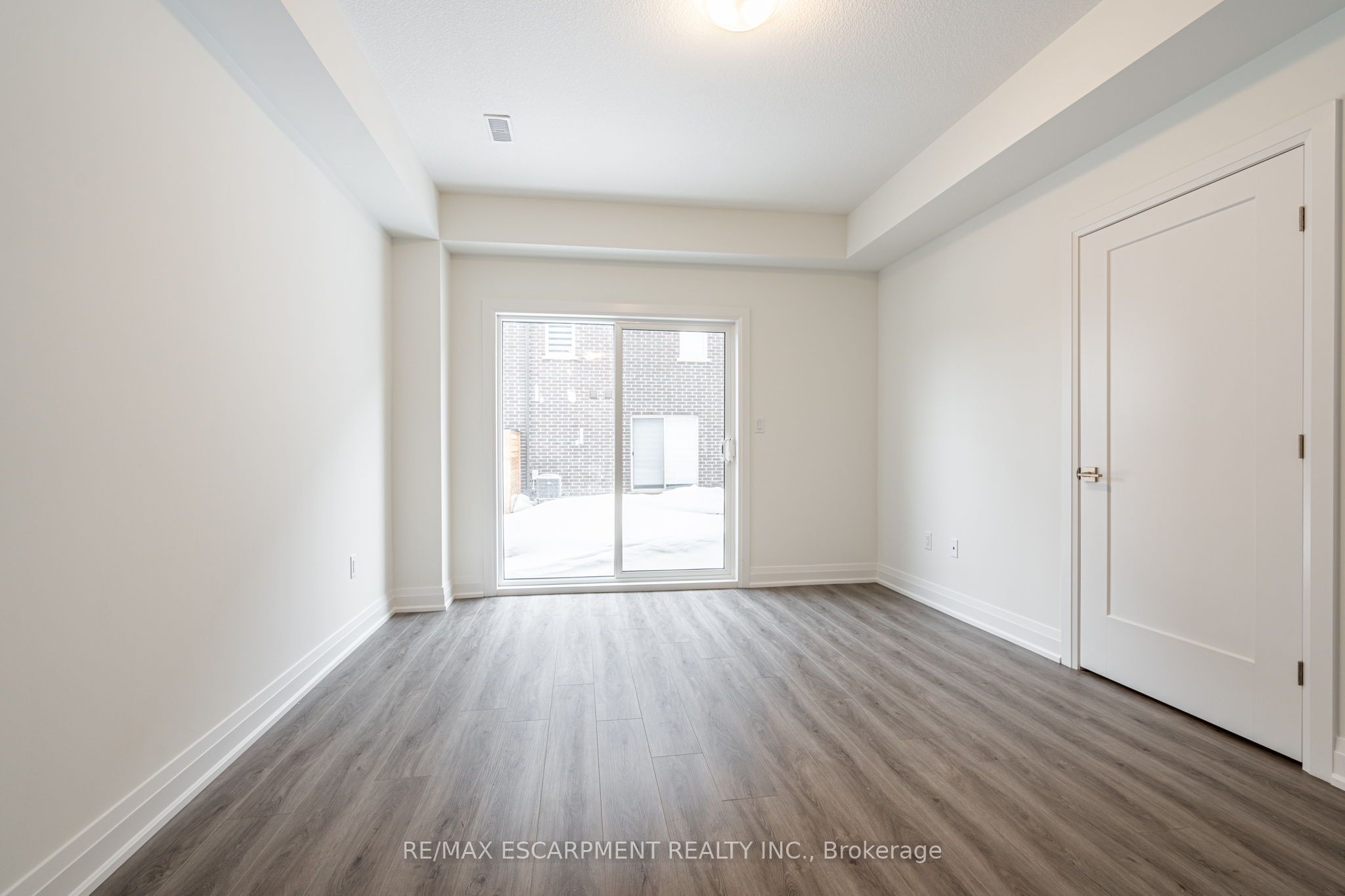 16 Clear Valley Lane Property Photo 8