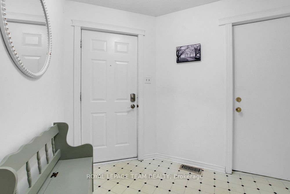 50 Burlington Crescent Property Photo 3