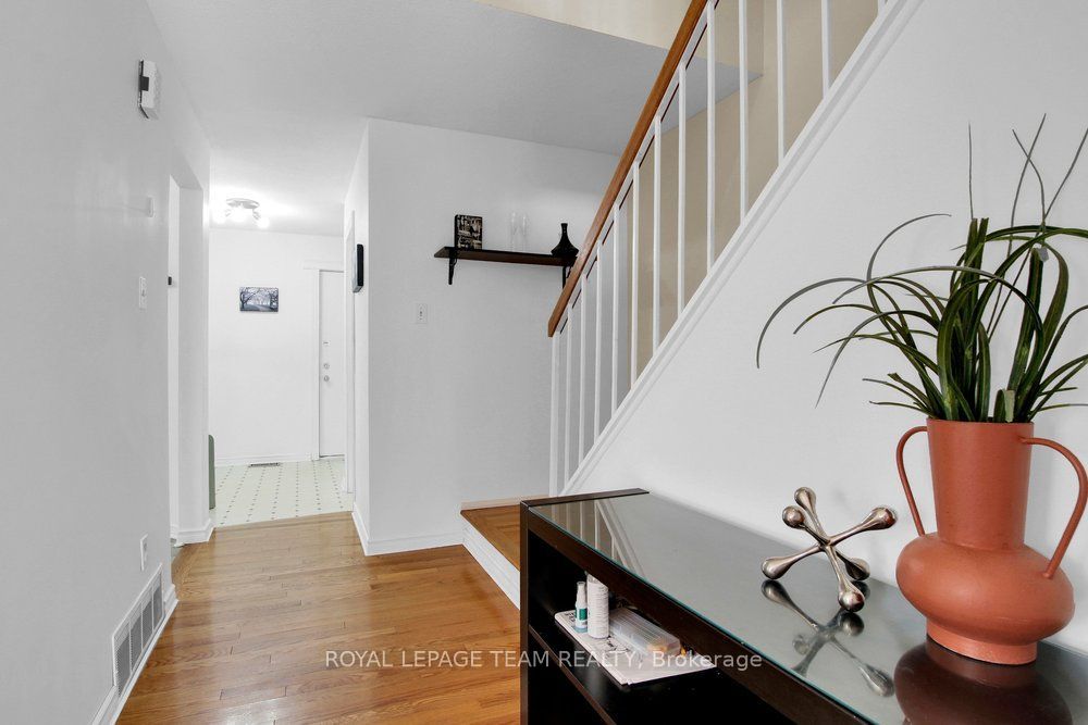 50 Burlington Crescent Property Photo 6