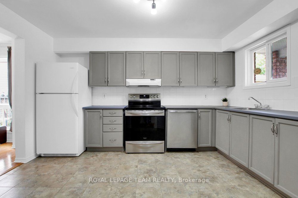 50 Burlington Crescent Property Photo 7