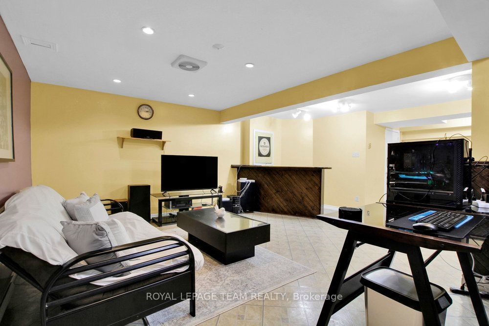 50 Burlington Crescent Property Photo 29