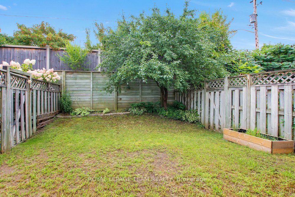 50 Burlington Crescent Property Photo 32