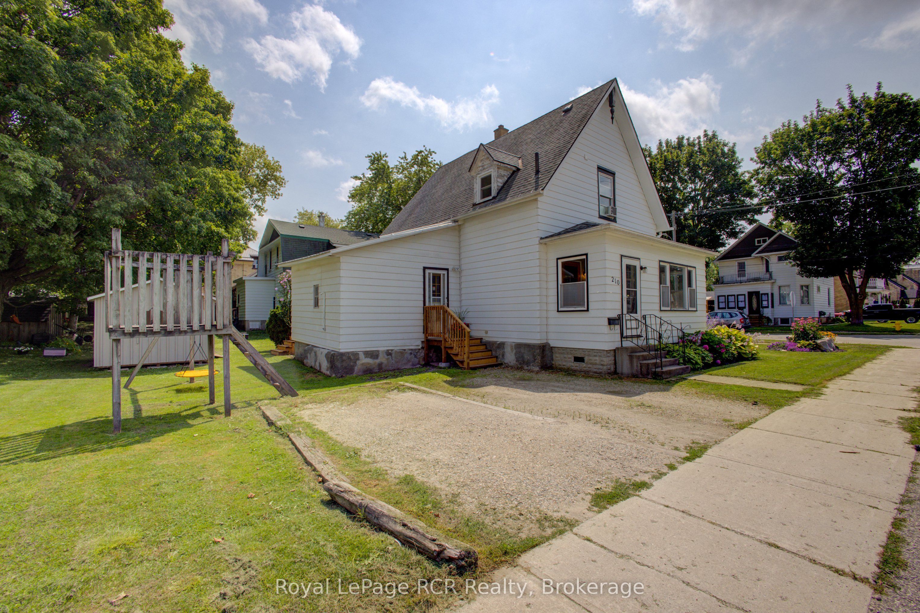 210 N Davidson Avenue N Property Photo 10