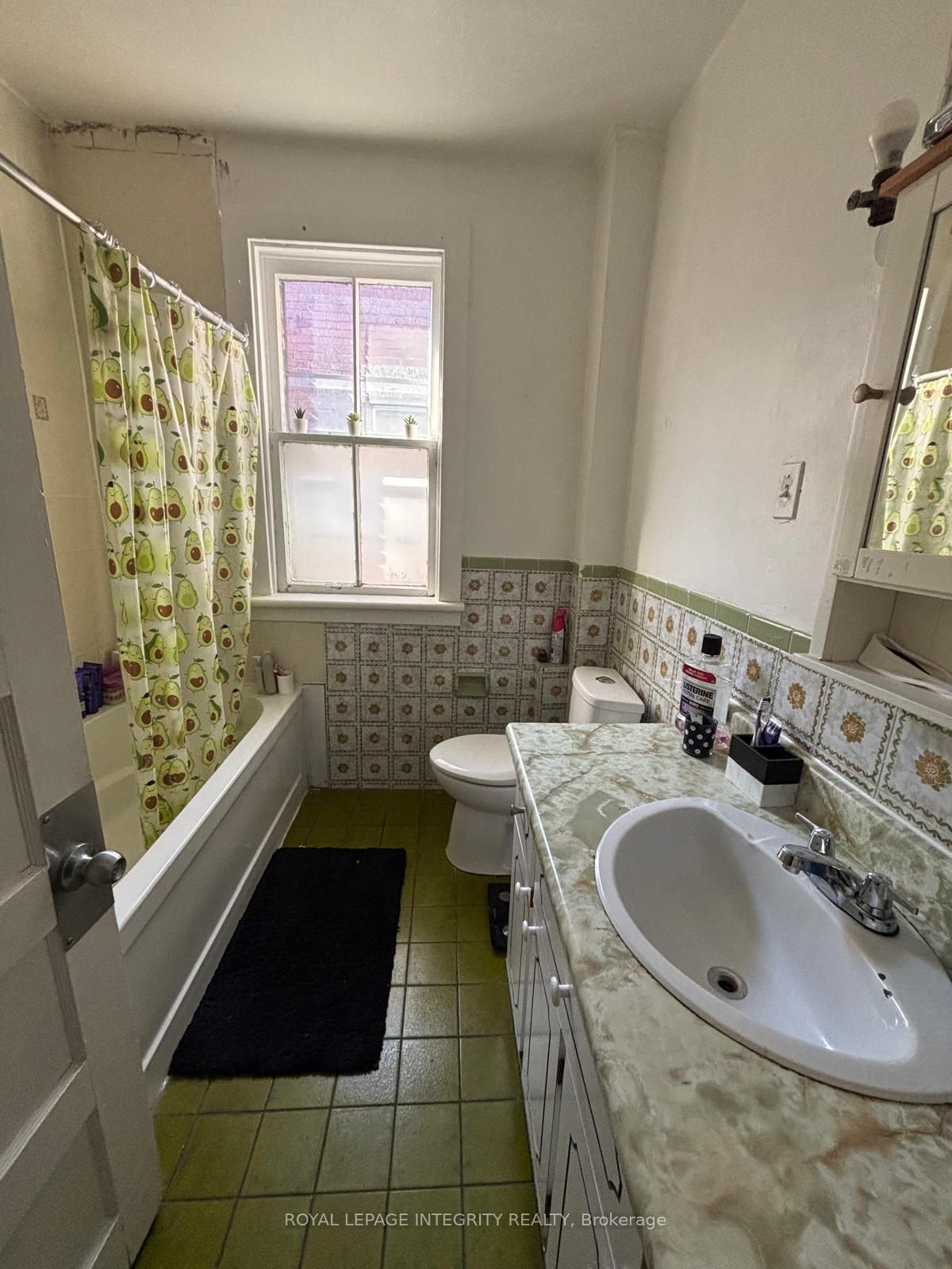 444 Gladstone Avenue Property Photo 12