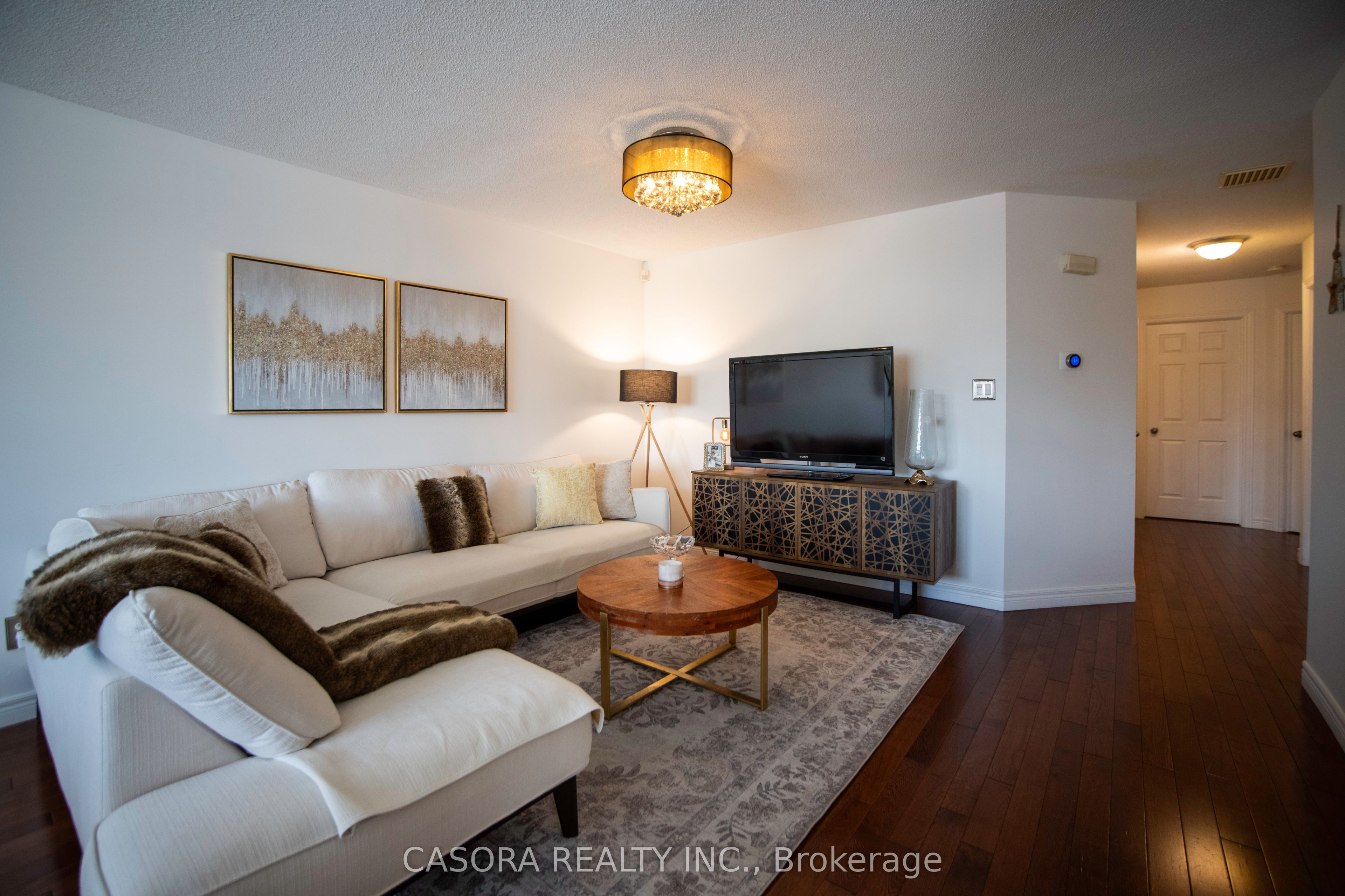 57 Ossington Drive Property Photo 5