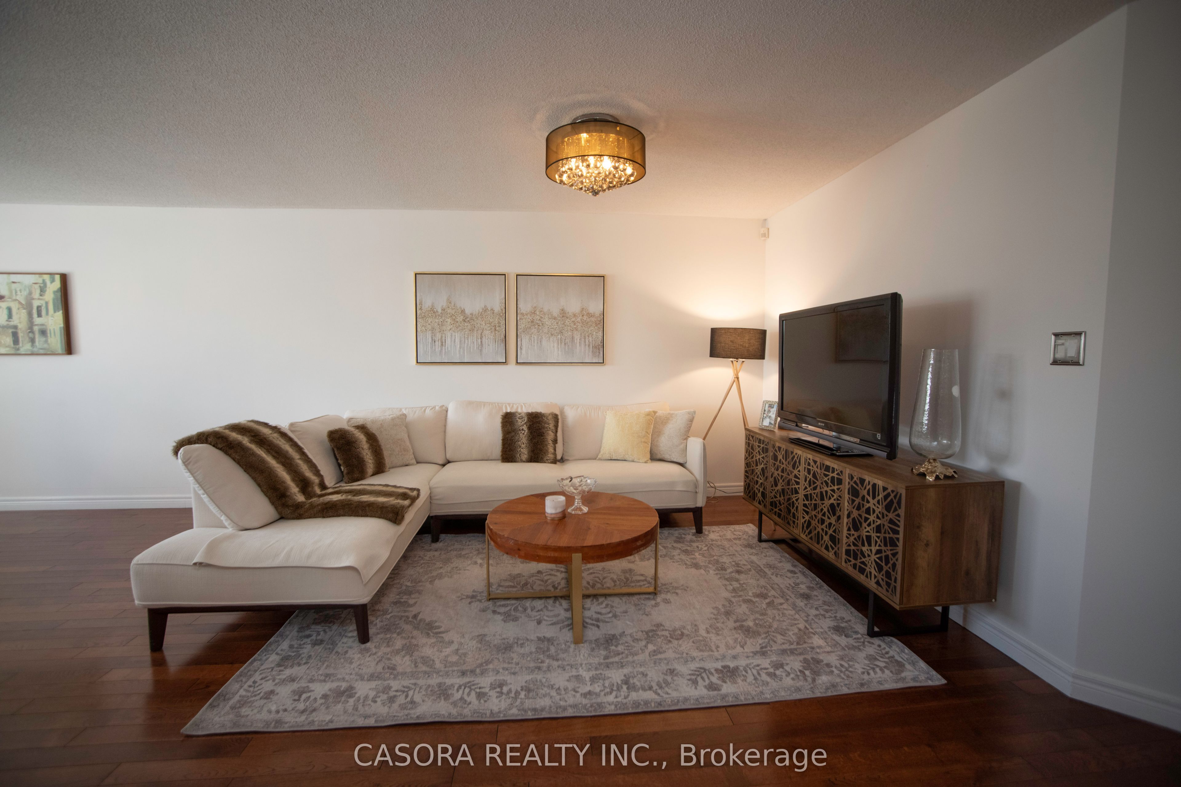 57 Ossington Drive Property Photo 6