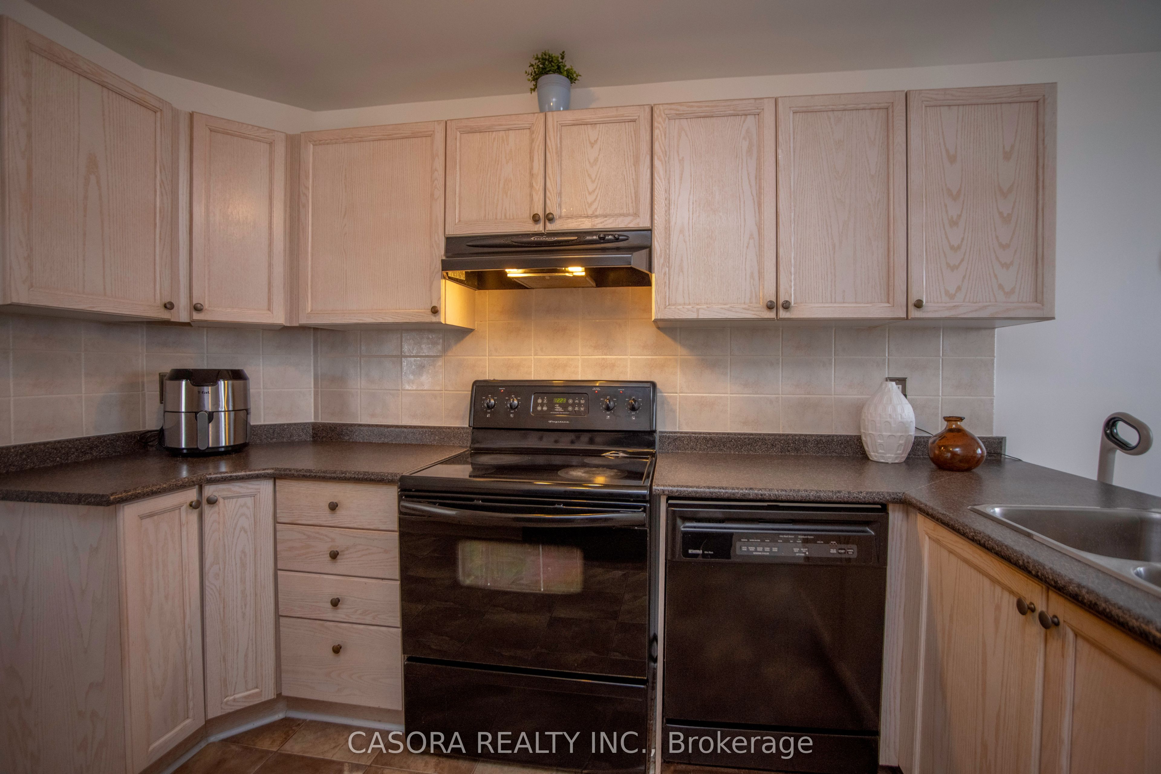57 Ossington Drive Property Photo 14