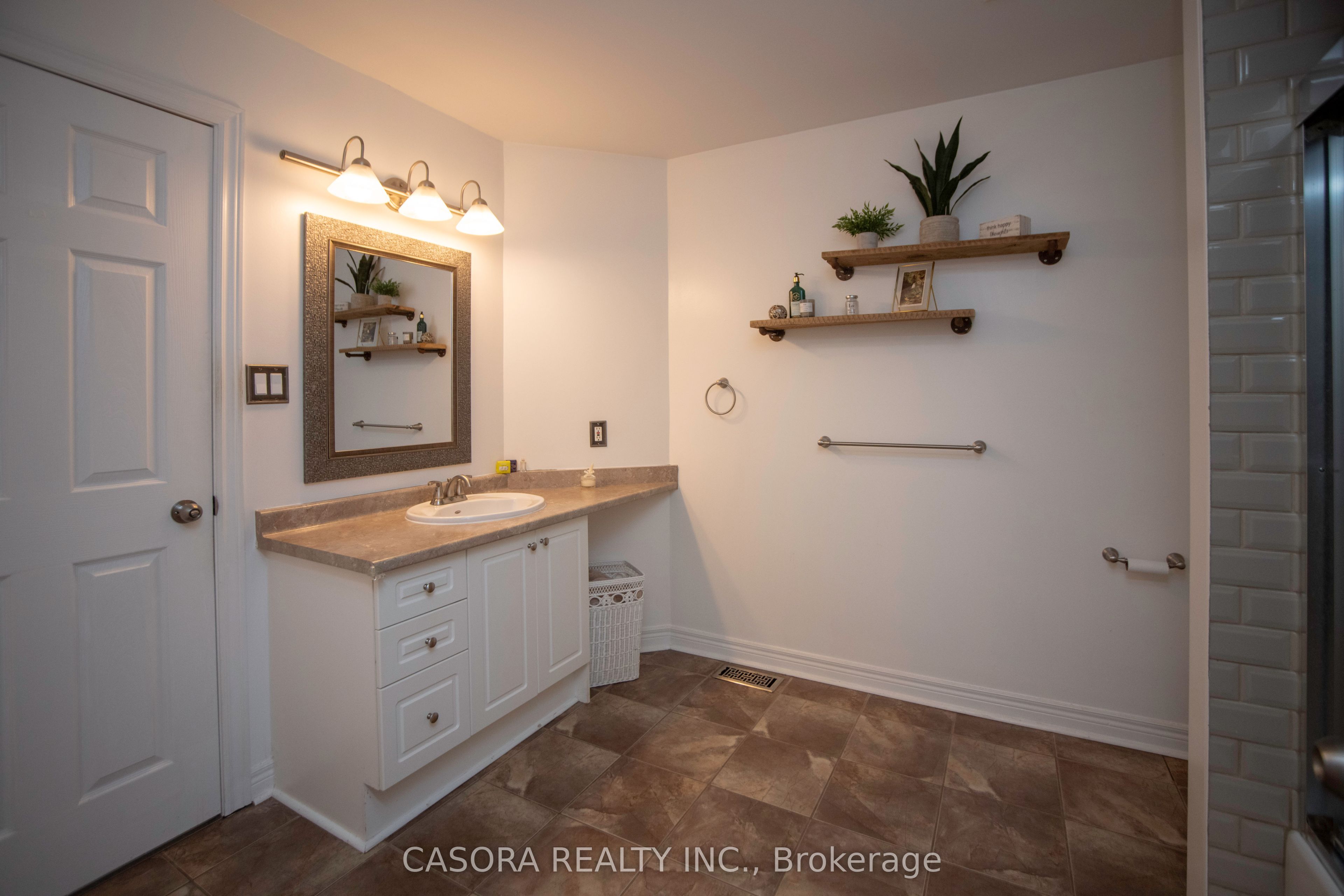 57 Ossington Drive Property Photo 22