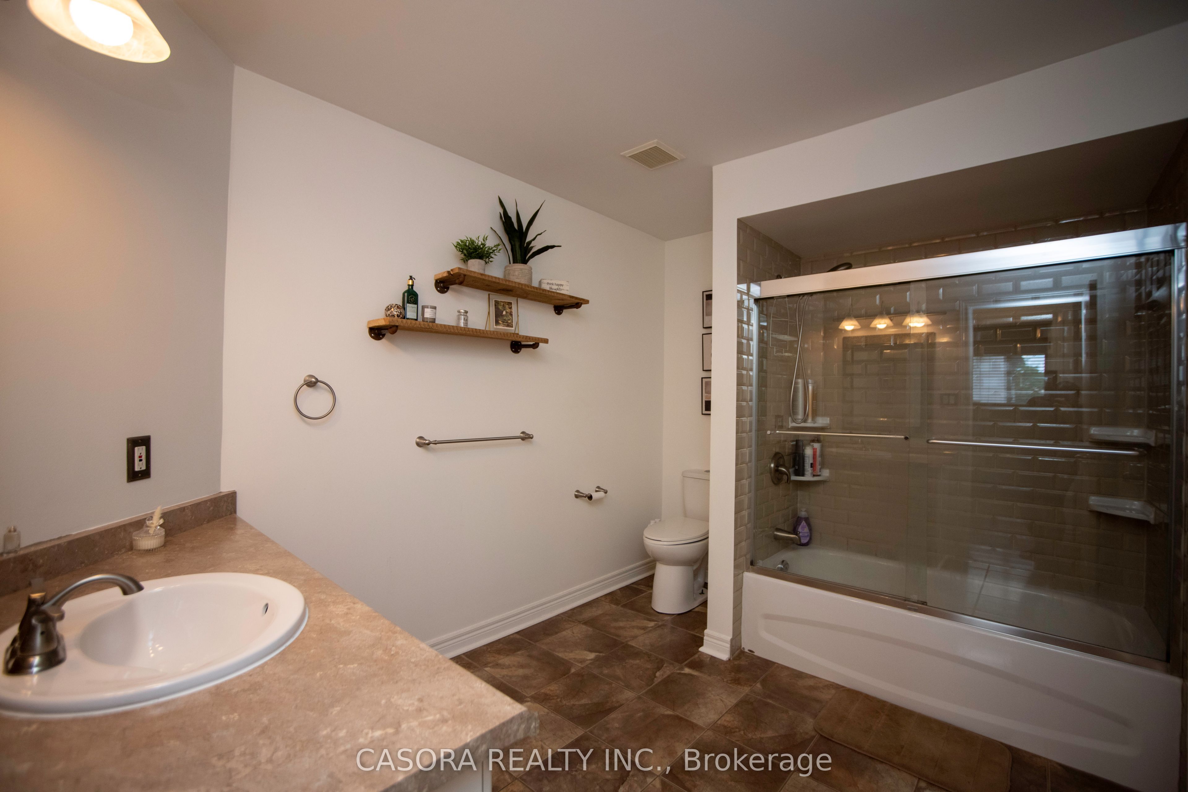 57 Ossington Drive Property Photo 23