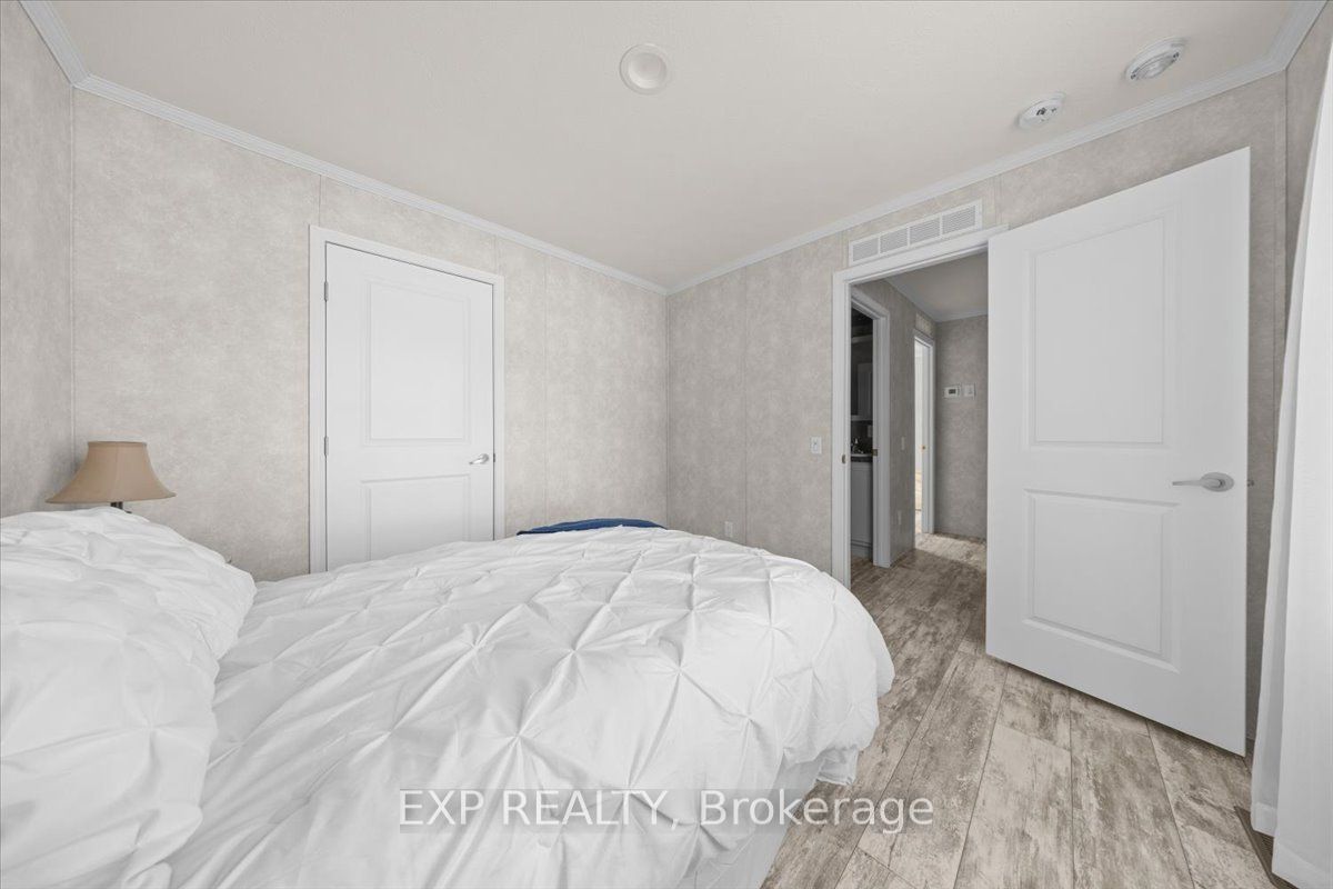 35 Vanier Road Property Photo 23