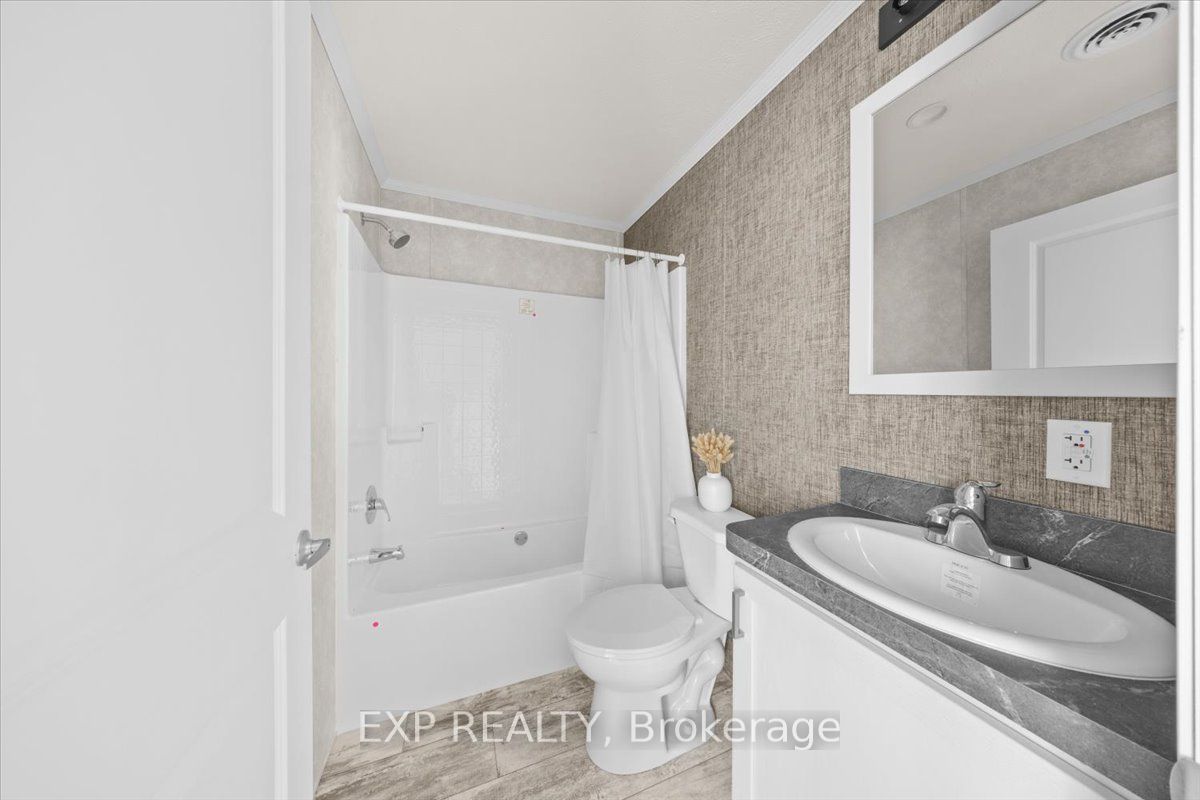 35 Vanier Road Property Photo 24
