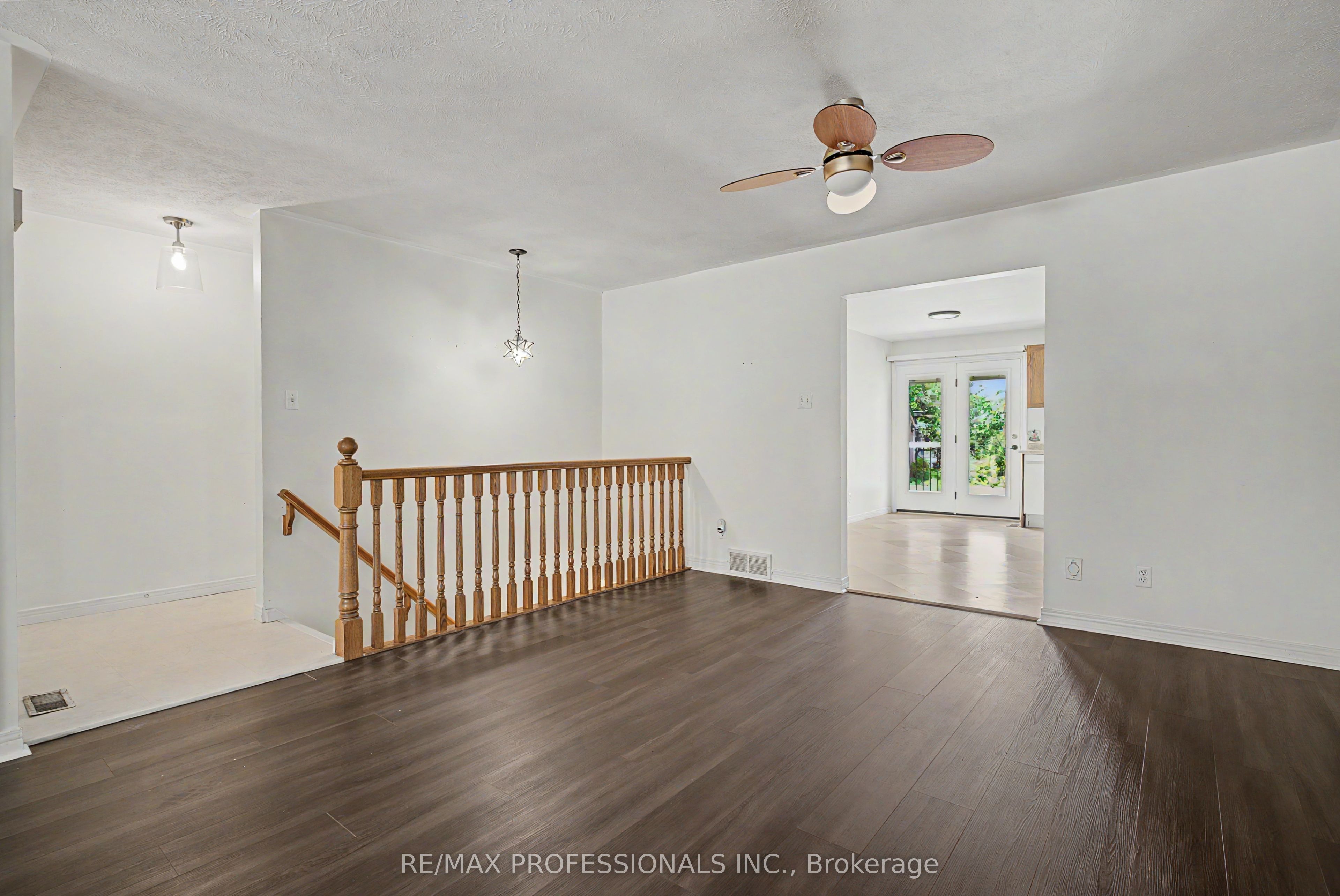 576 Thorndale Drive Property Photo 10