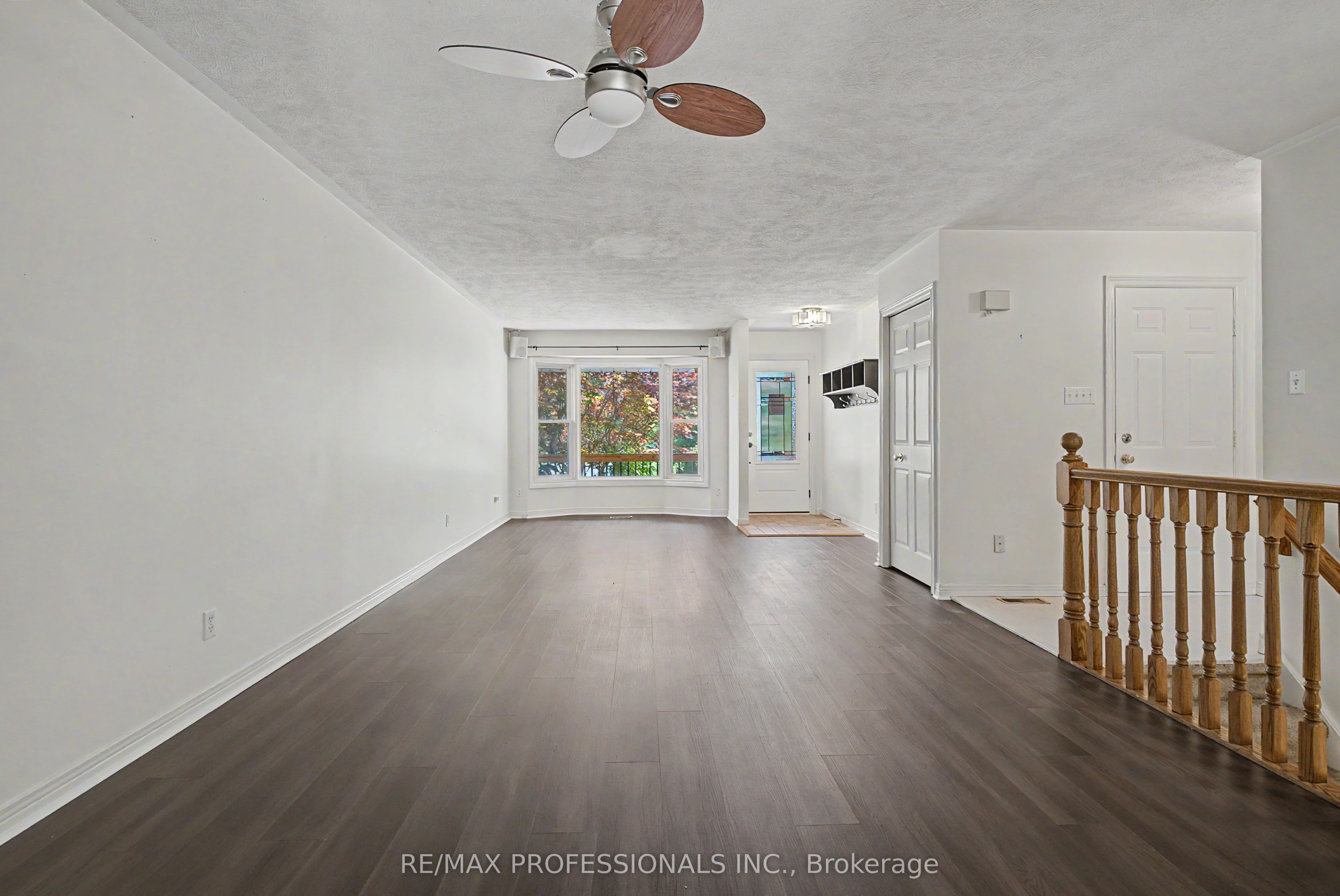 576 Thorndale Drive Property Photo 11