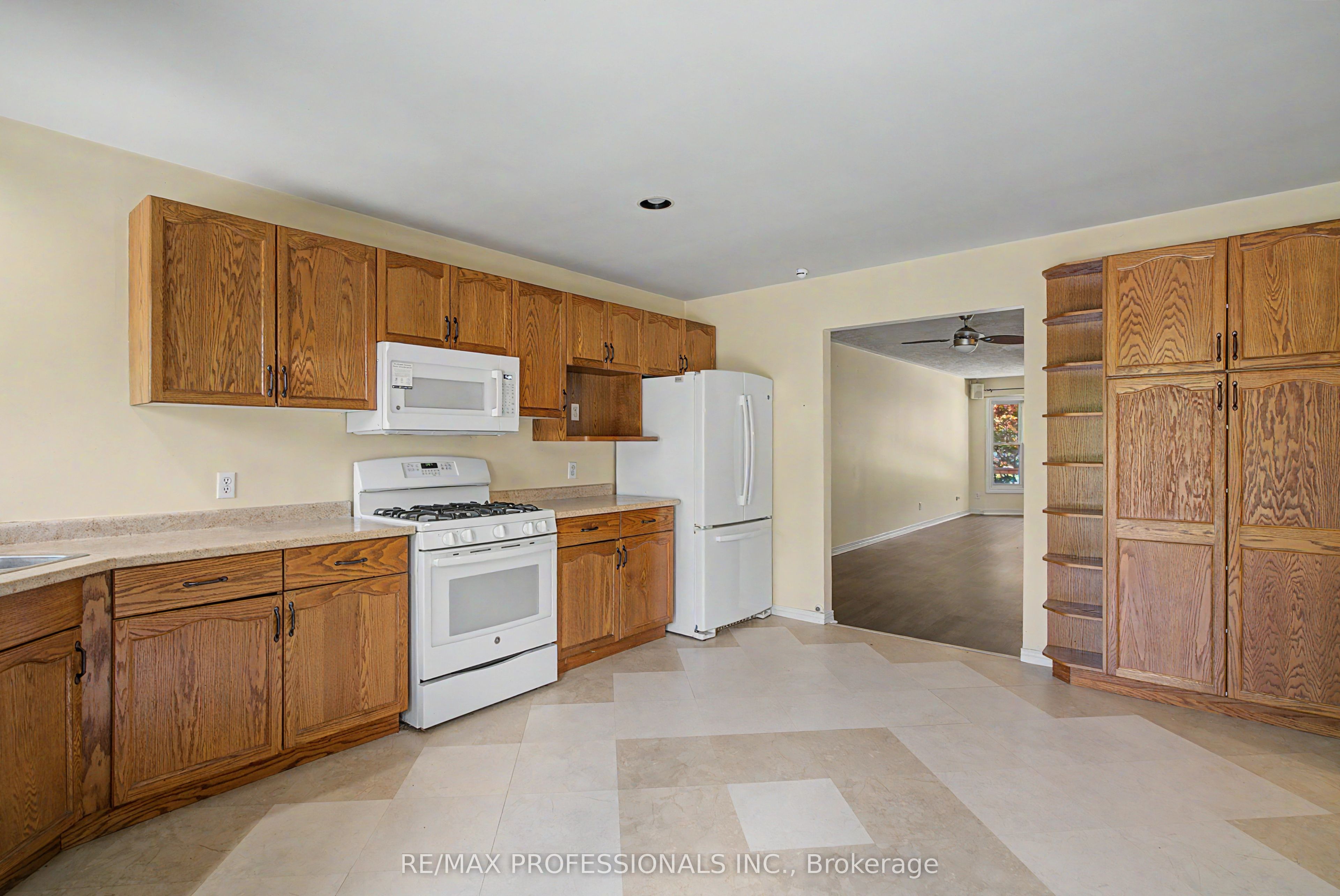 576 Thorndale Drive Property Photo 14