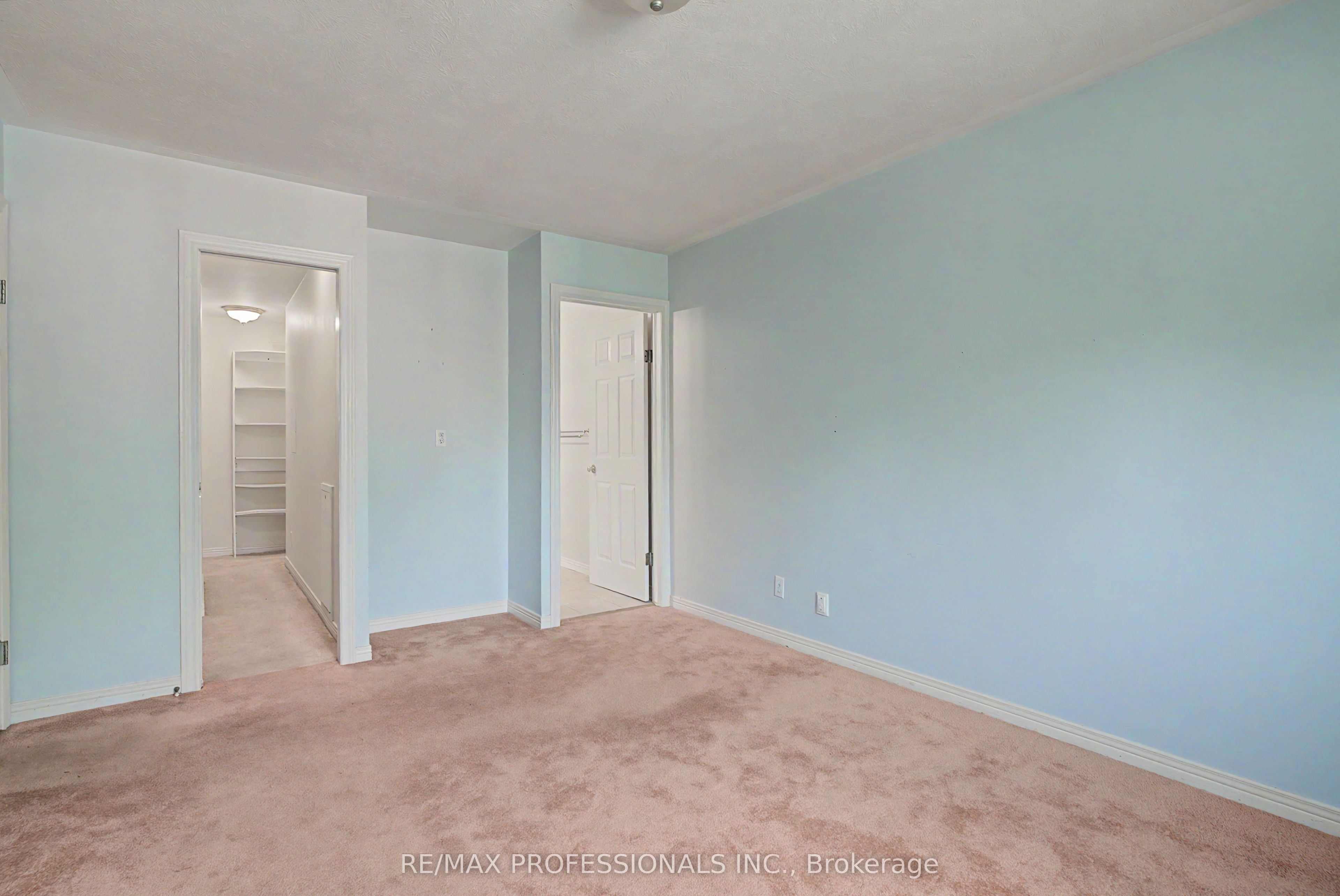 576 Thorndale Drive Property Photo 17
